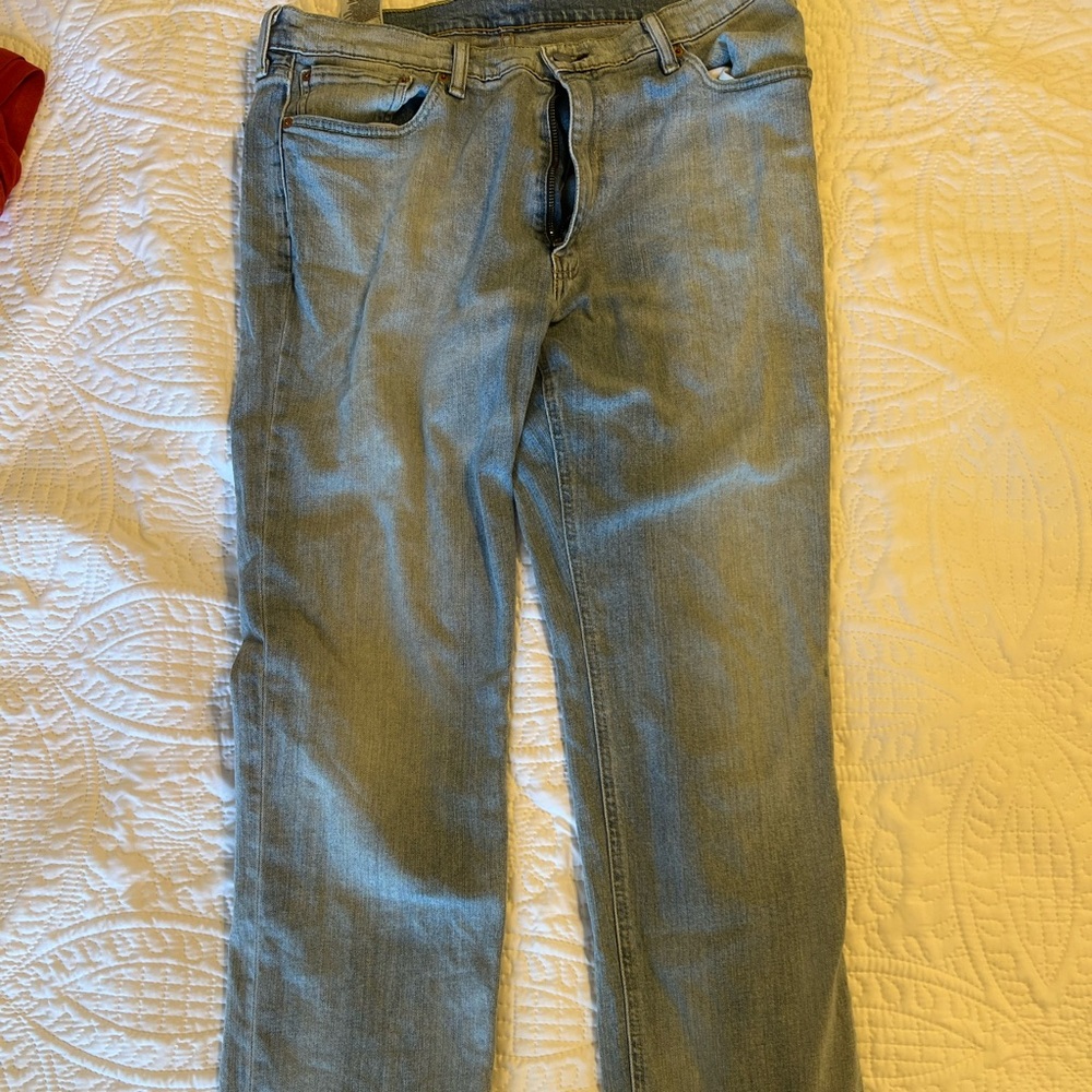 Levi 37 x 36 Athletic Fit Jeans